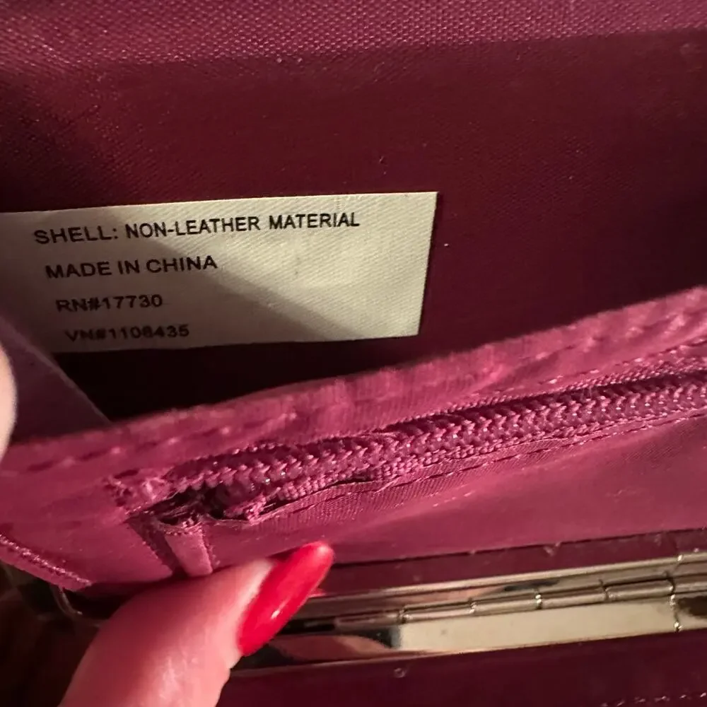 Women's silver evening‎ clutch